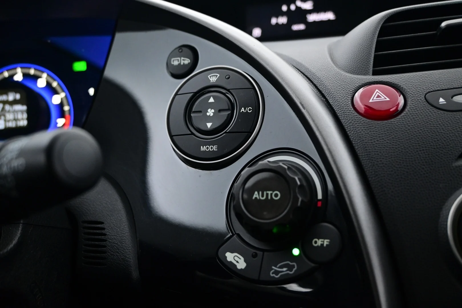 Car Image - 64oV3hbmqswDfXsvXmrWLr