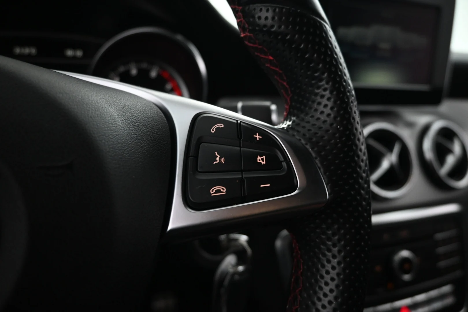 Car Image - 3LCttD3ZPO6o3SpHbl9TIG