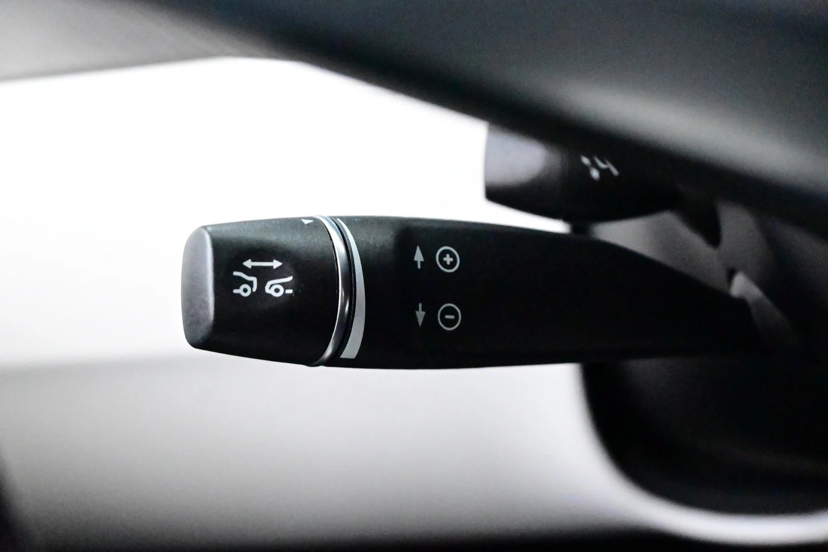 Car Image - 3dfietUaewlPtmt6iE2Ely