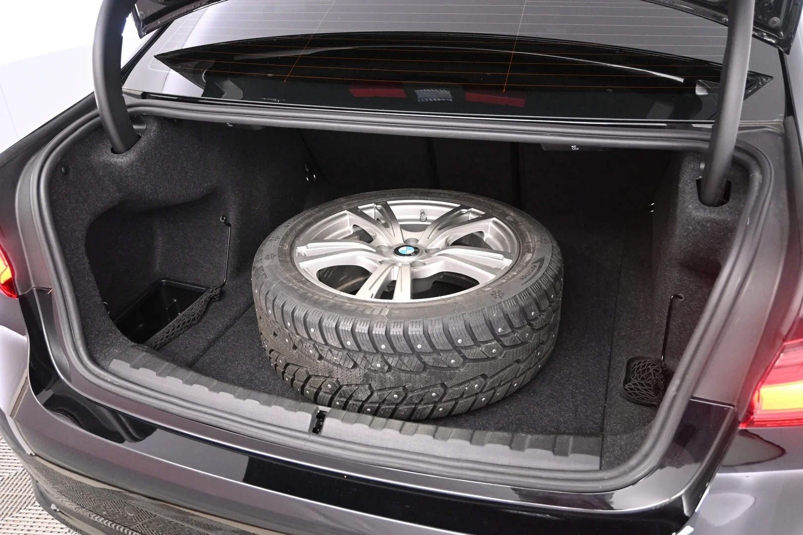 Car Image - 5MxXyICkL95FjUUkjLVWdB