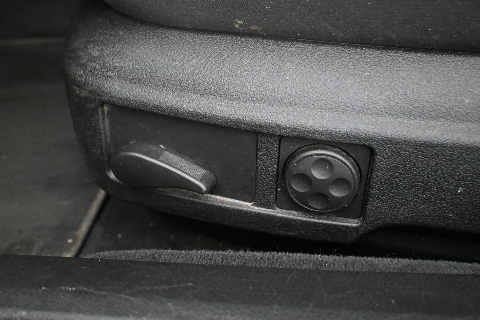 Car Image - 24xGJUJjM4DXAbuPrxcY0E