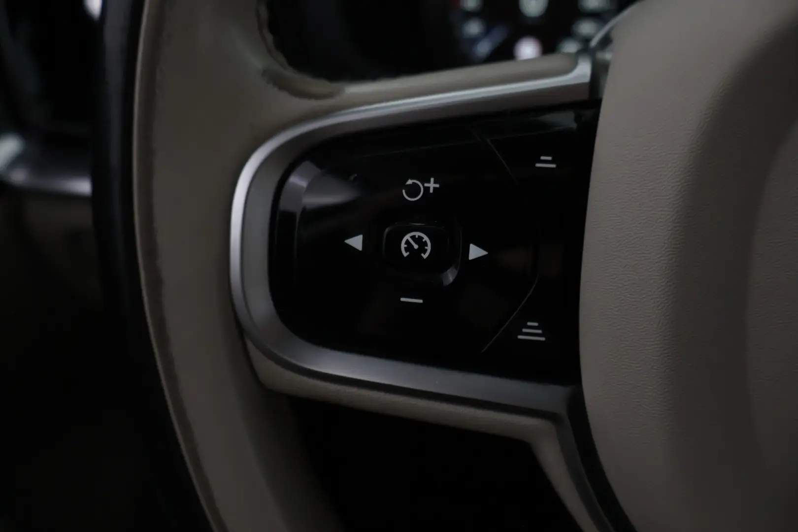 Car Image - 4xgDOvr5C5psdW7T1Q00Lt