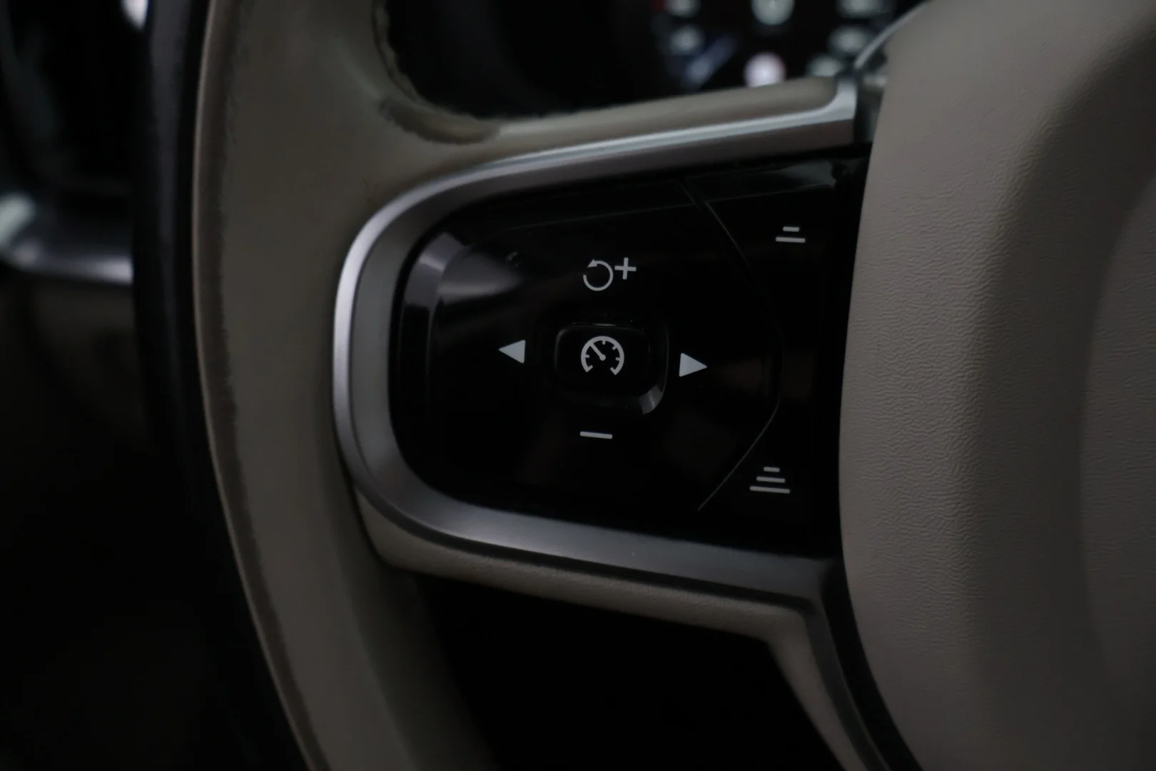 Car Image - 4xgDOvr5C5psdW7T1Q00Lt