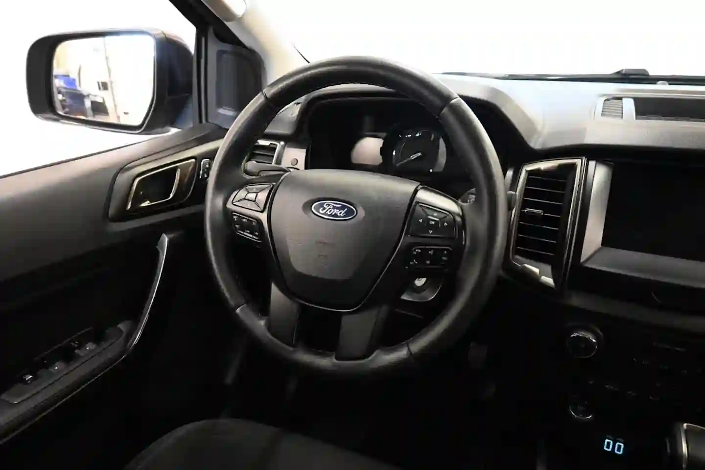 Car Image - 1koIBVT3GLvEi30ayObkL4