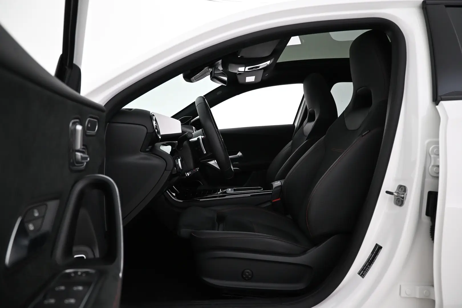 Car Image - 43PQeRfXP39OisKjF8hBln