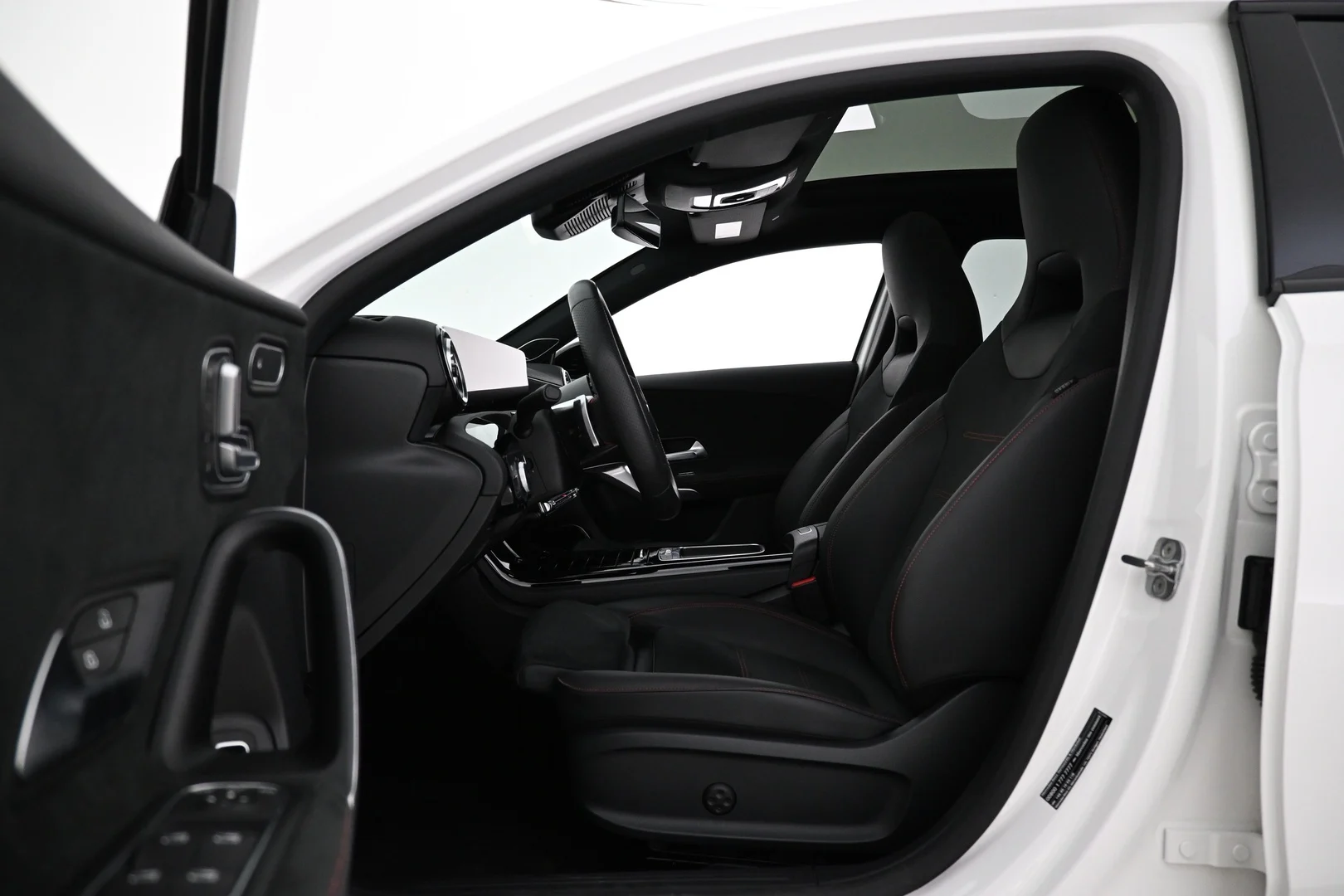 Car Image - 43PQeRfXP39OisKjF8hBln