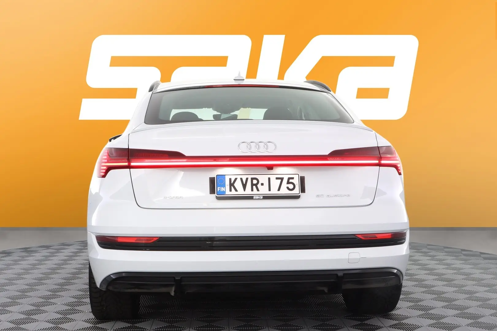 Car Image - 6llDr0O4cYsOYegXKb1o3O