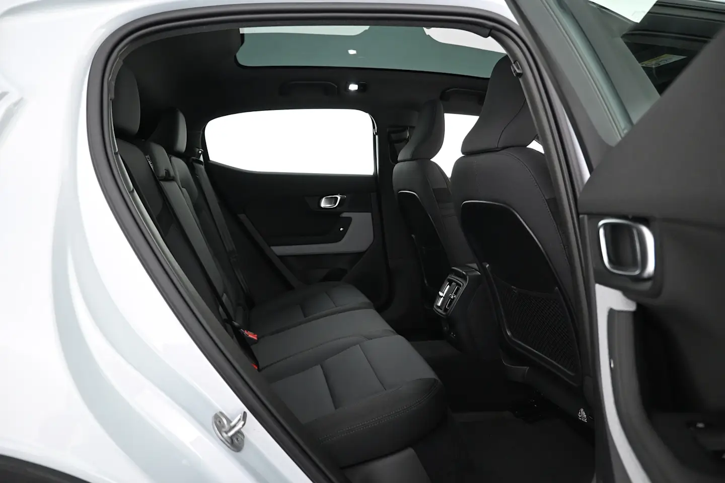 Car Image - 7Du7NinErQ8QlnoaKYQlPZ