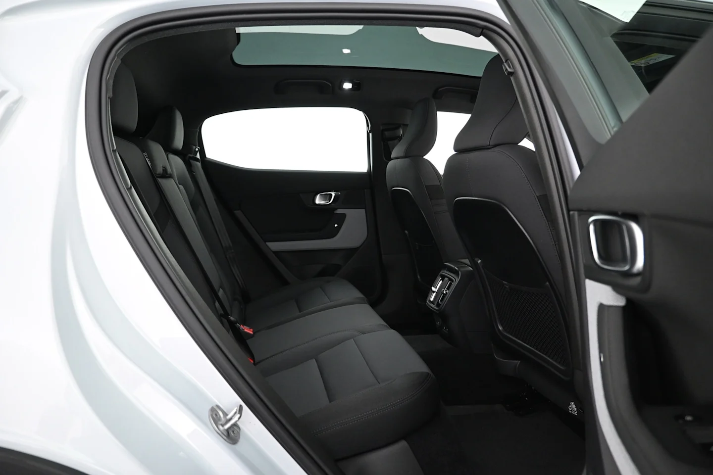 Car Image - 7Du7NinErQ8QlnoaKYQlPZ