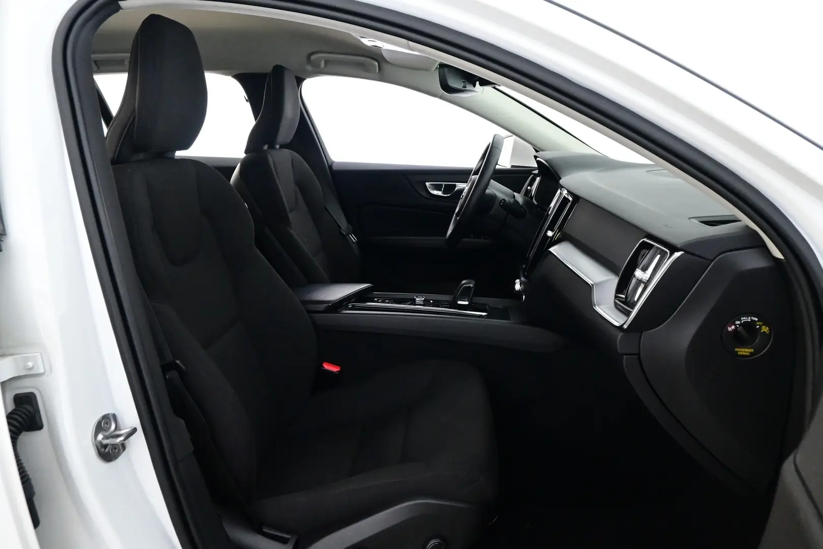 Car Image - 2Ud8olD4r3oo1hCGaEXaan