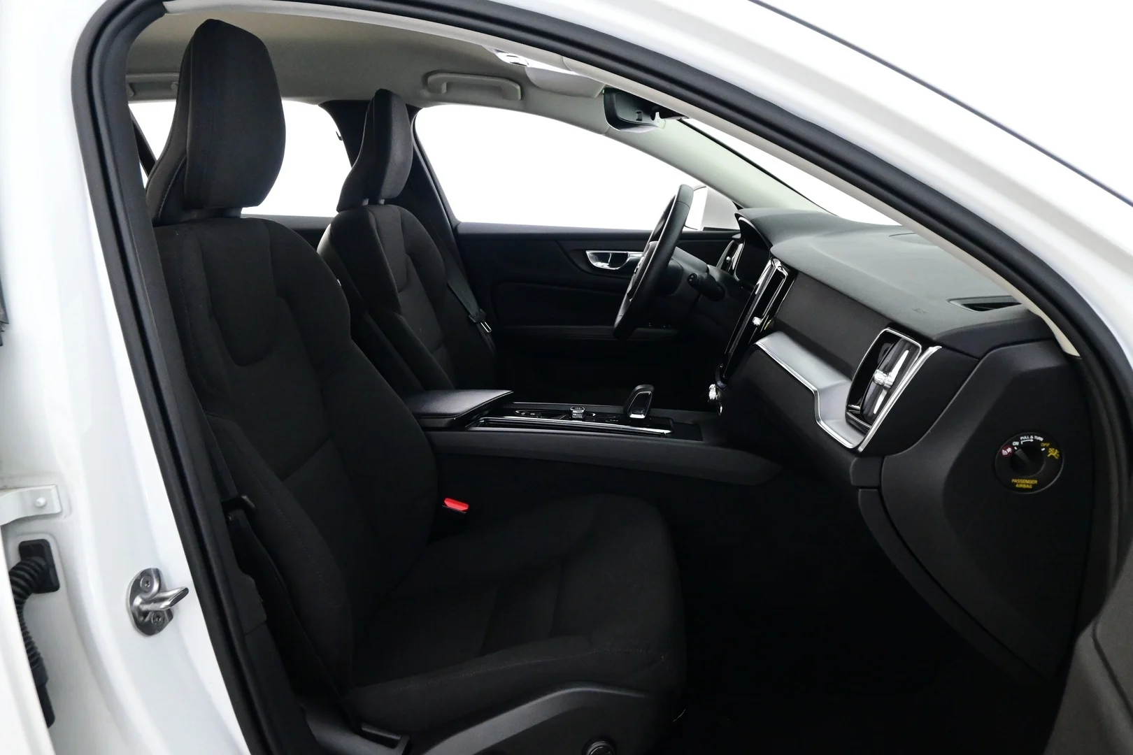 Car Image - 2Ud8olD4r3oo1hCGaEXaan