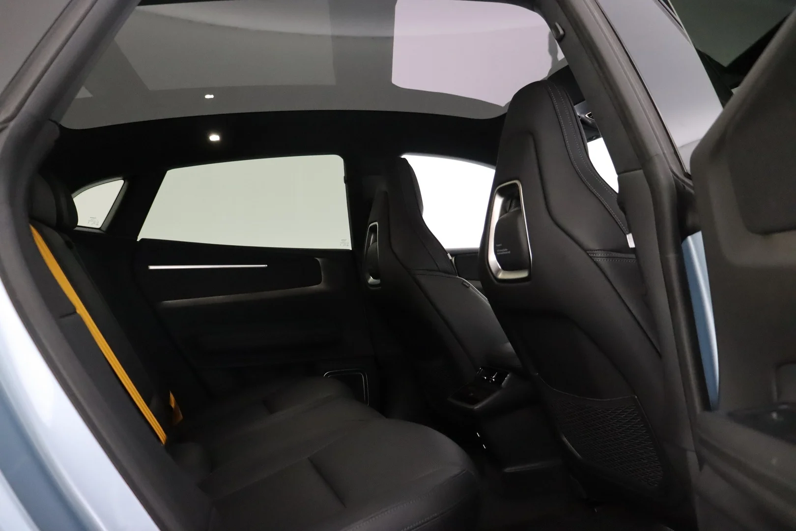 Car Image - 7KqGSFaNbLYrywc1EEIz2h