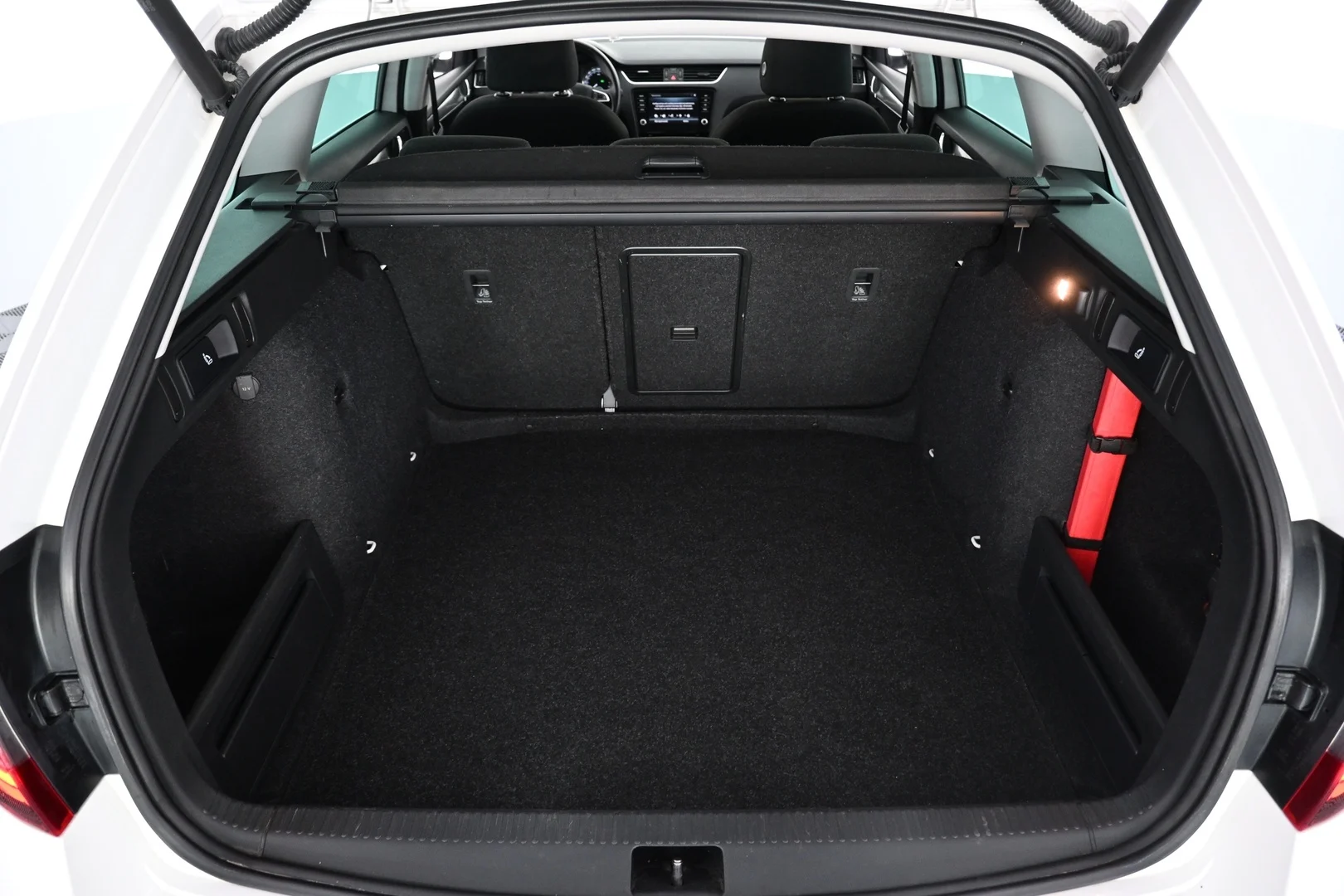 Car Image - 5cQpcIi4GrHRwoBj0biSJz