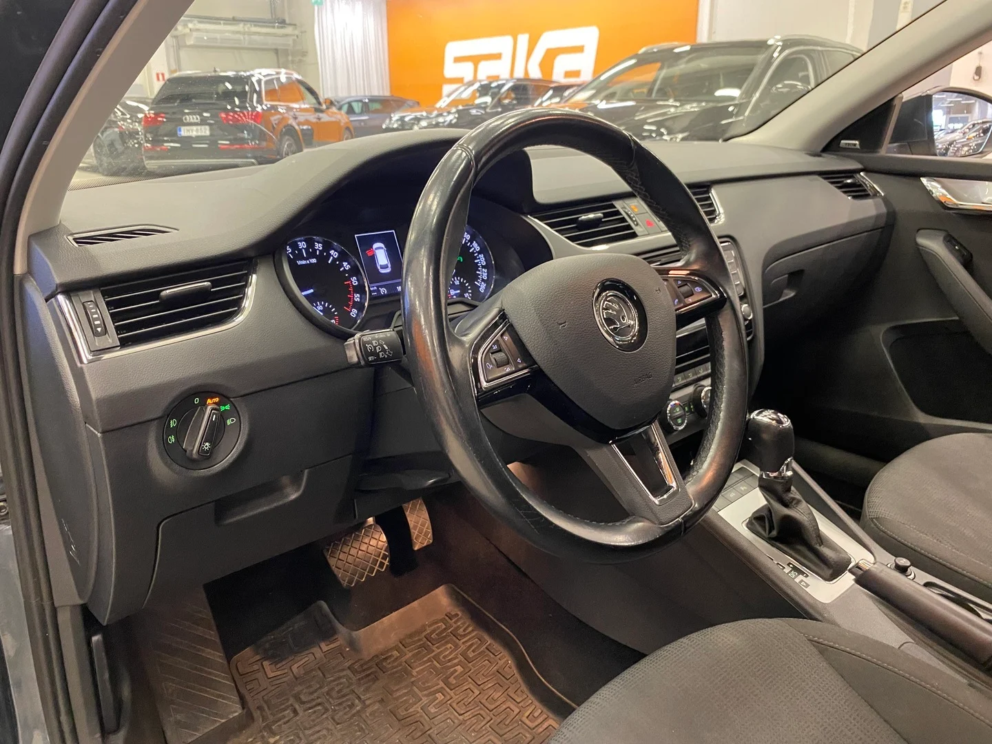 Car Image - 2BzSRGTcKMyj7YQi8MAQOn