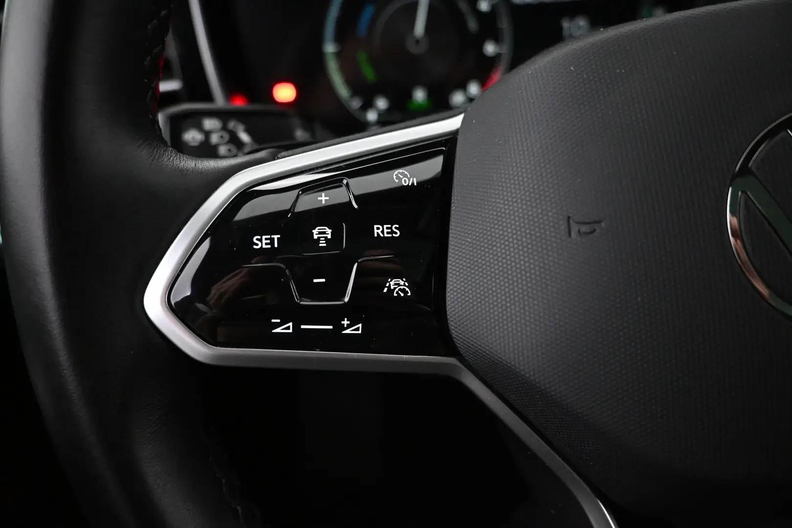 Car Image - xIbrs6Aqvi6sP9Q4q5UVr