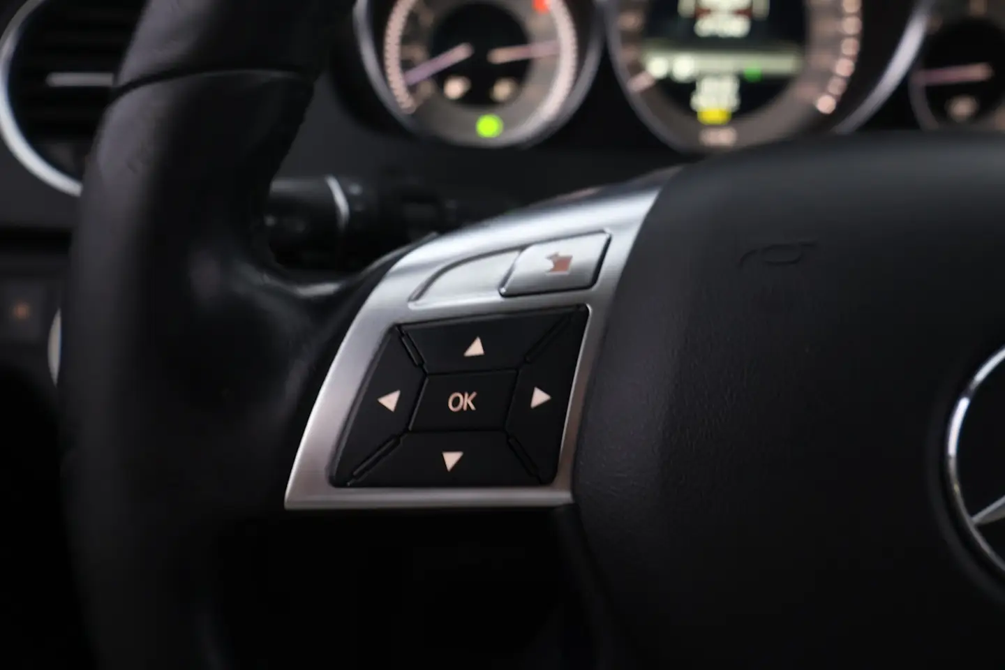 Car Image - 2nVkxbRWTzpZ7IR2moNT4Y