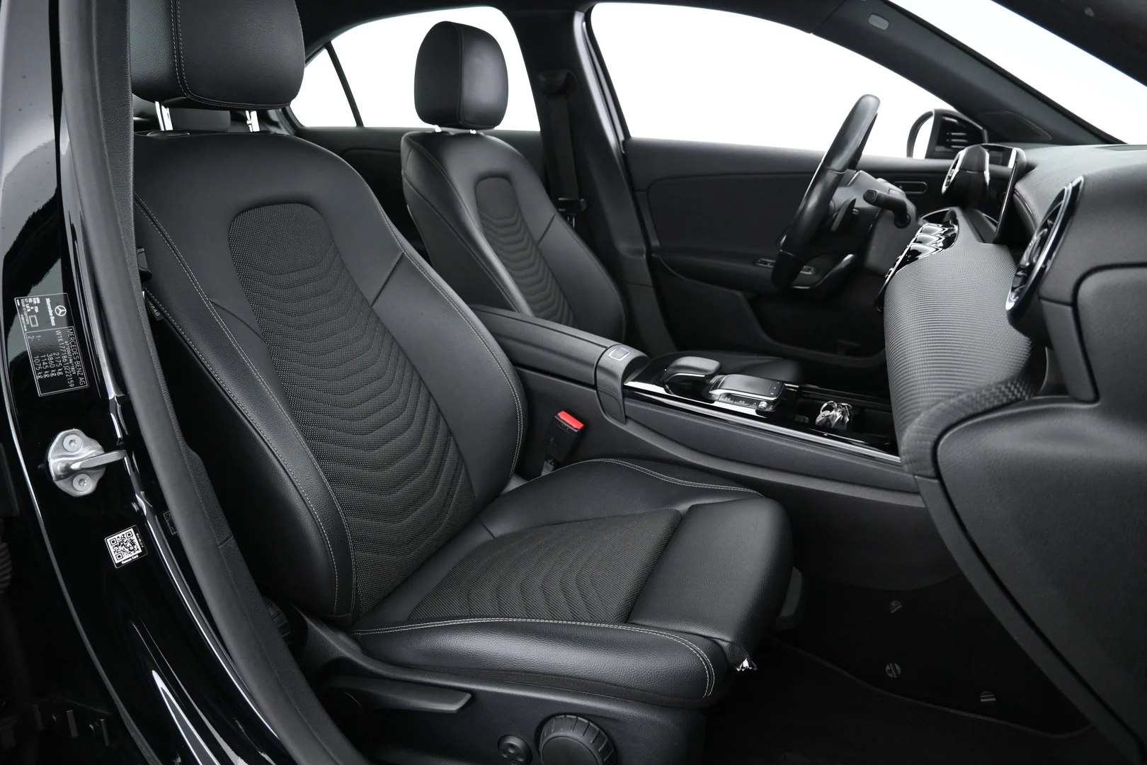 Car Image - 2oSxwDPMcXsTfHhdlvKirn