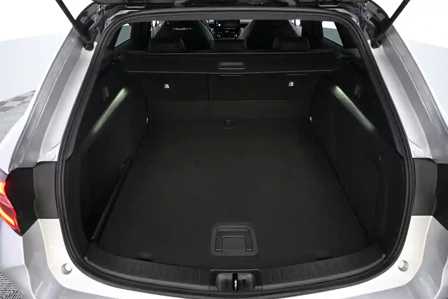 Car Image - 2ExMIWCoX8mUs53YSjvVLS