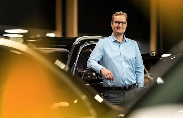 Konepellin alle halutaan edelleen bensiini- tai dieselmoot..