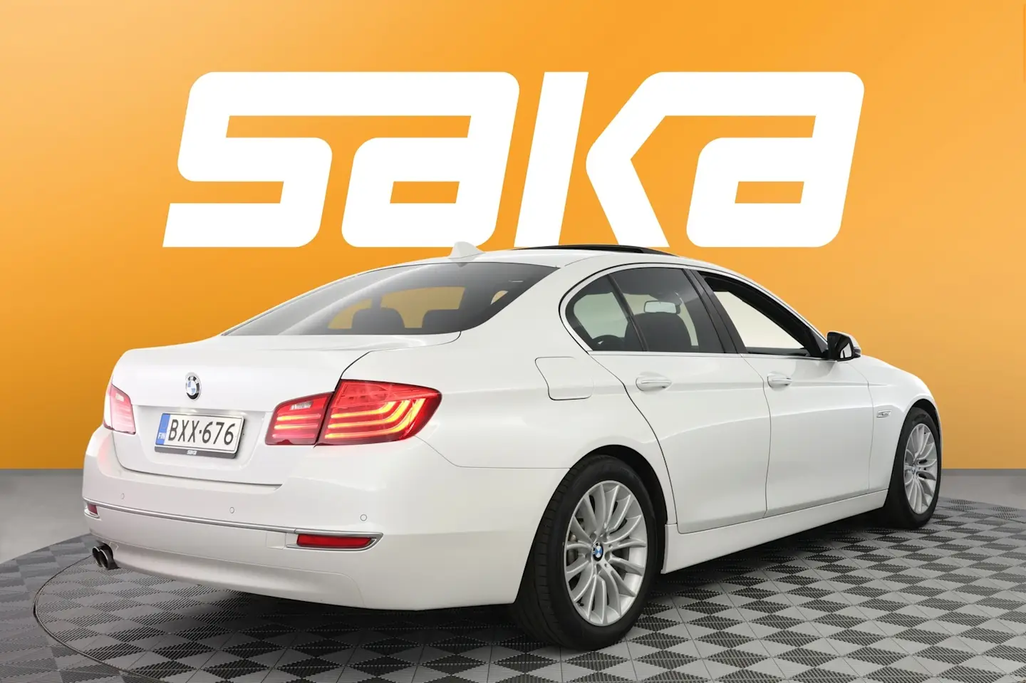 Car Image - 2xw77m5w355Yamdi1dH8NQ