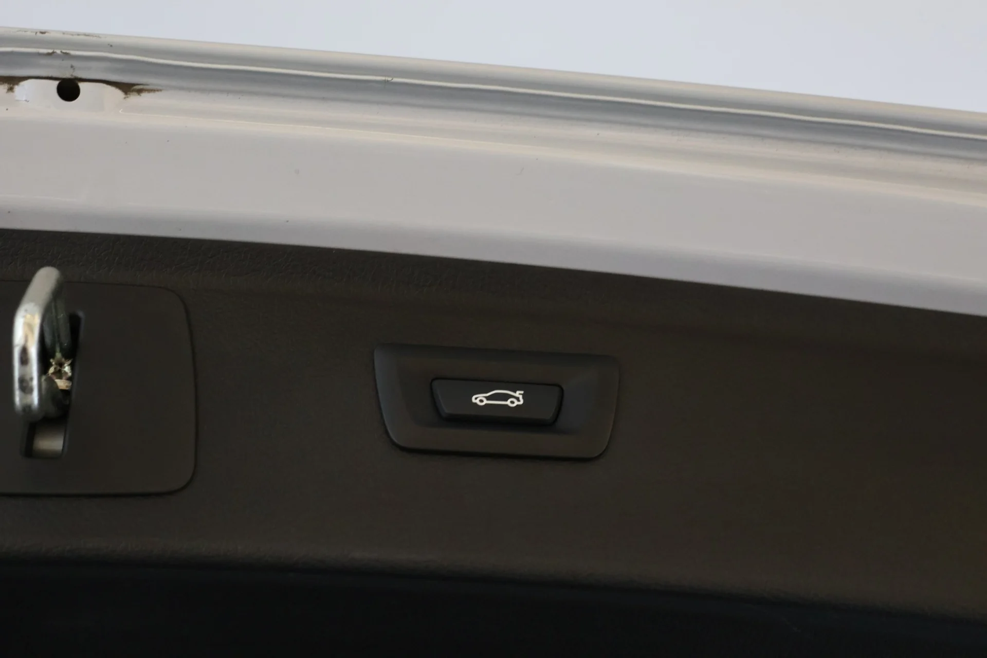 Car Image - 1y20b231b0XKQbh3hD7yBT