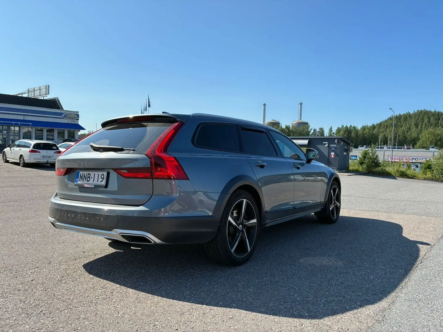 Car Image - 3T0sFh1n7b3w01yjoACsMB
