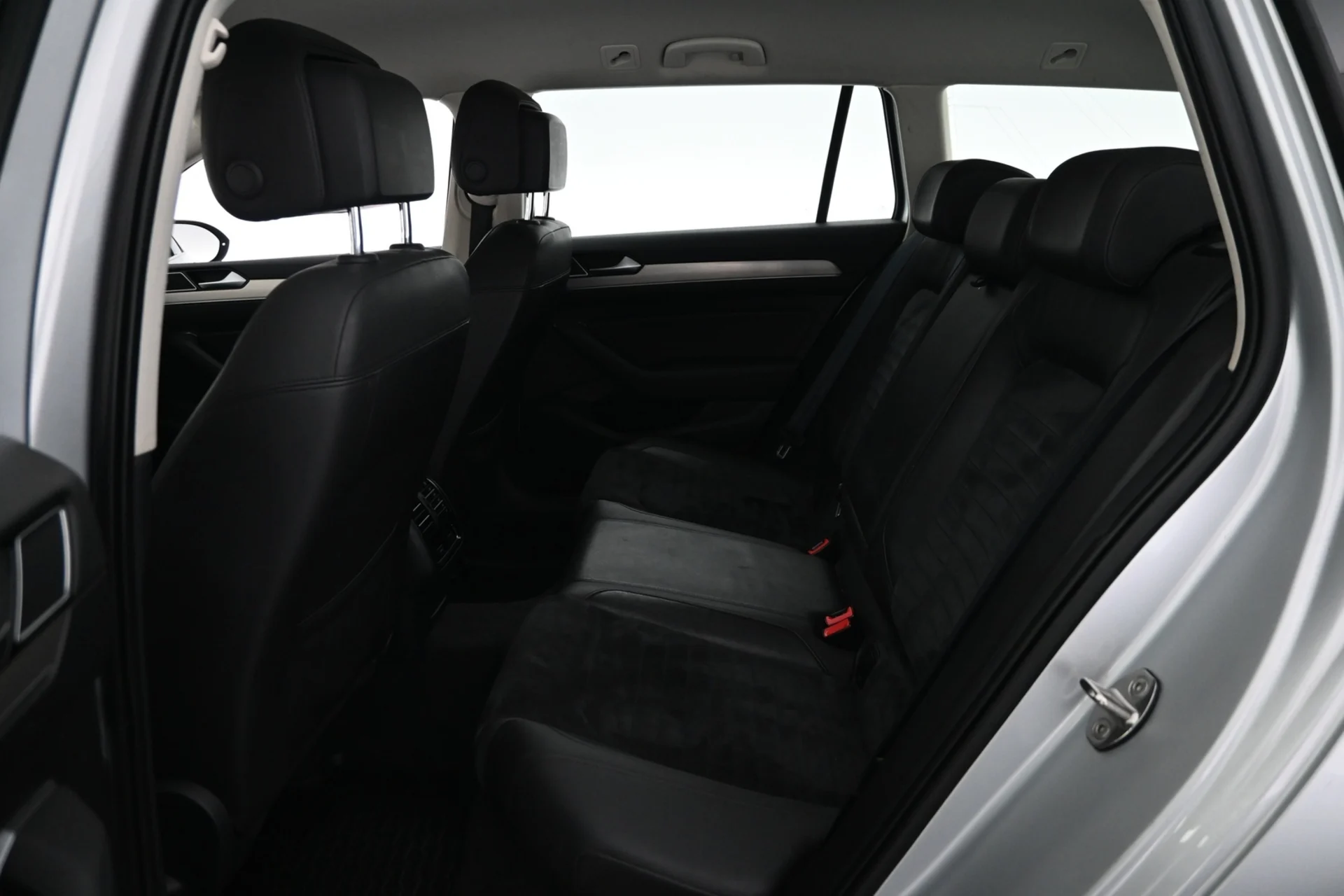 Car Image - 79y9ujzms06E6jqRuoKgwj