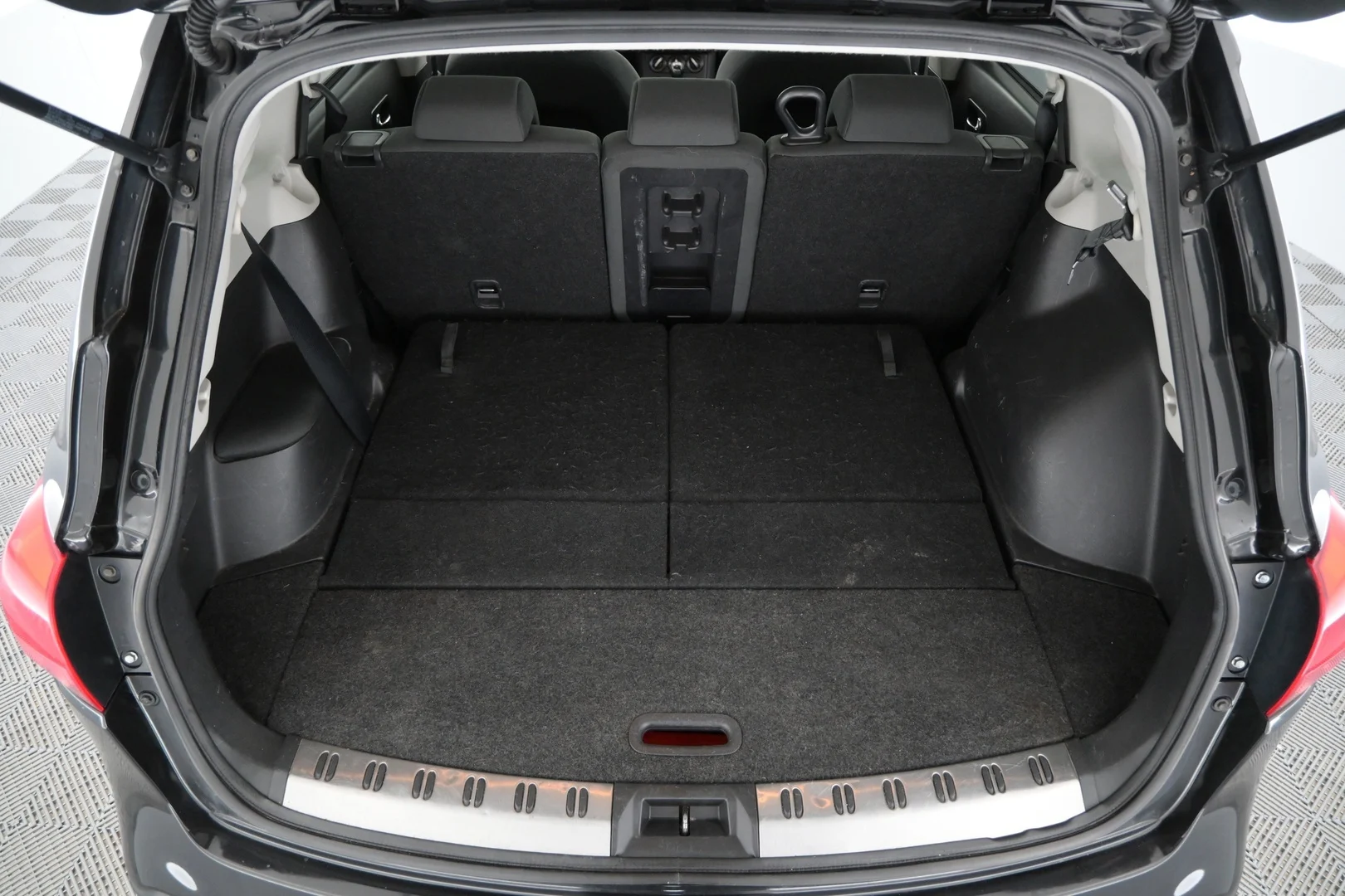 Car Image - 3sDqALfhaVZssf69HvBnPx
