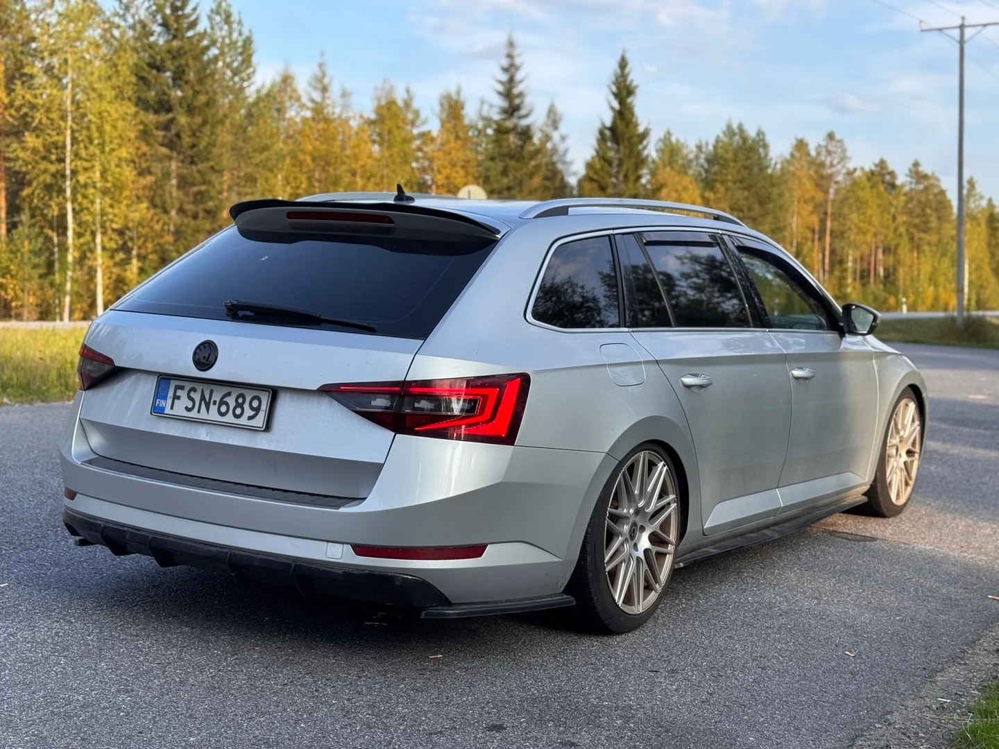 Car Image - 6VOfCmmwdrMpvzUyfAxHsF
