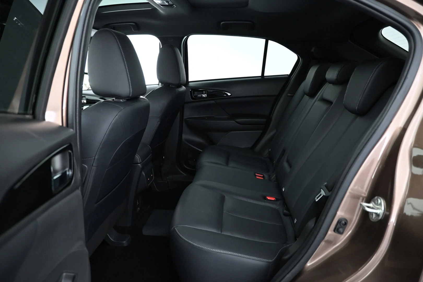 Car Image - Lv1YOgwjH1tFVjlzuKccZ