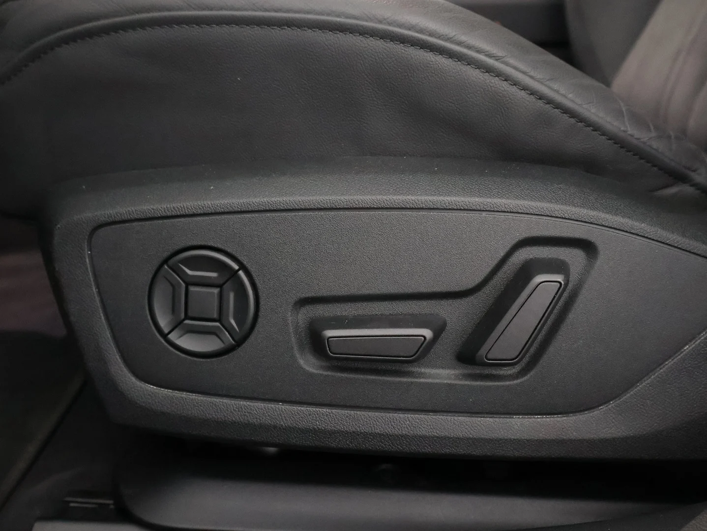 Car Image - 3xzIxFtcVHdUqZOpXLaoxO
