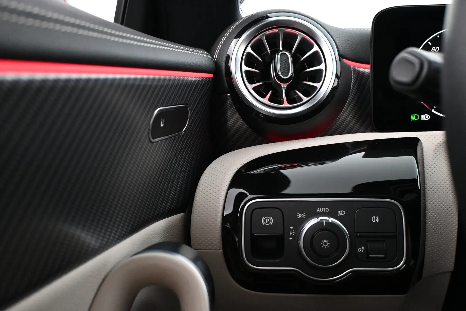 Car Image - 4qaENebTkL3GN2ZrSKG2Sg
