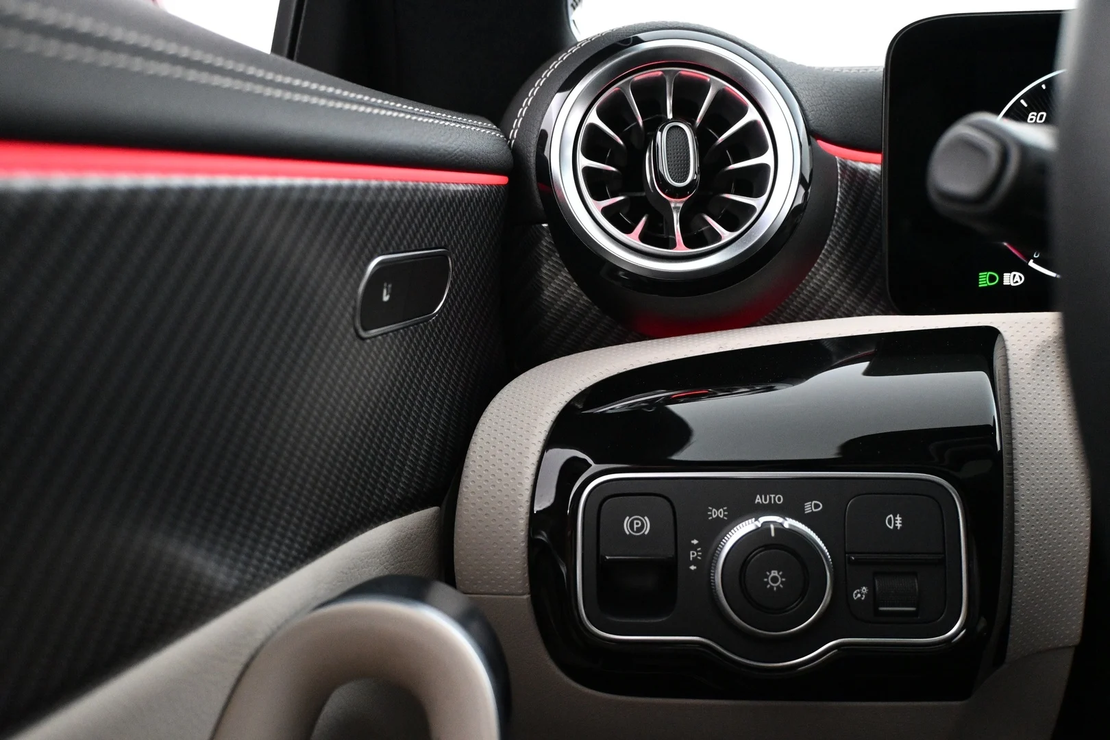 Car Image - 4qaENebTkL3GN2ZrSKG2Sg