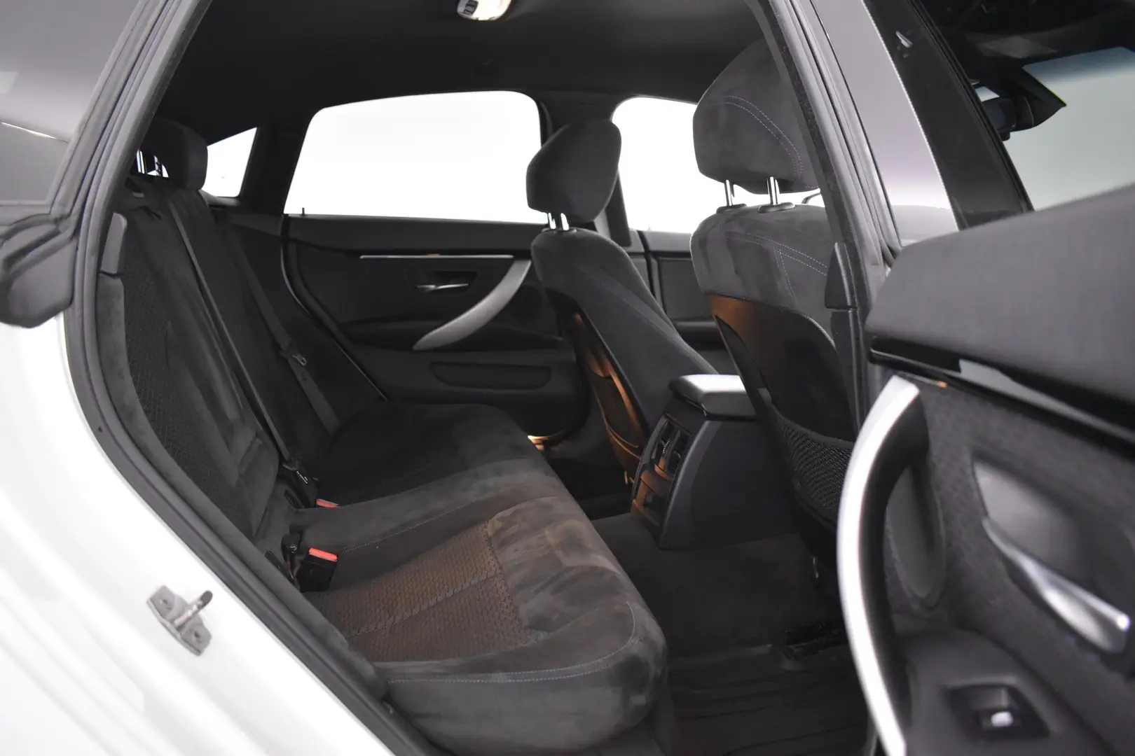 Car Image - 1w45P9nCzzWFbqU0jhRWT6