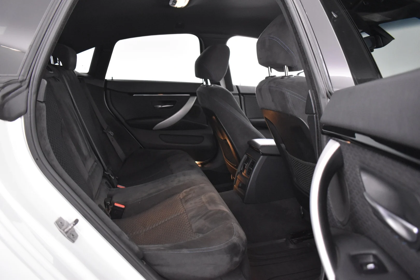 Car Image - 1w45P9nCzzWFbqU0jhRWT6
