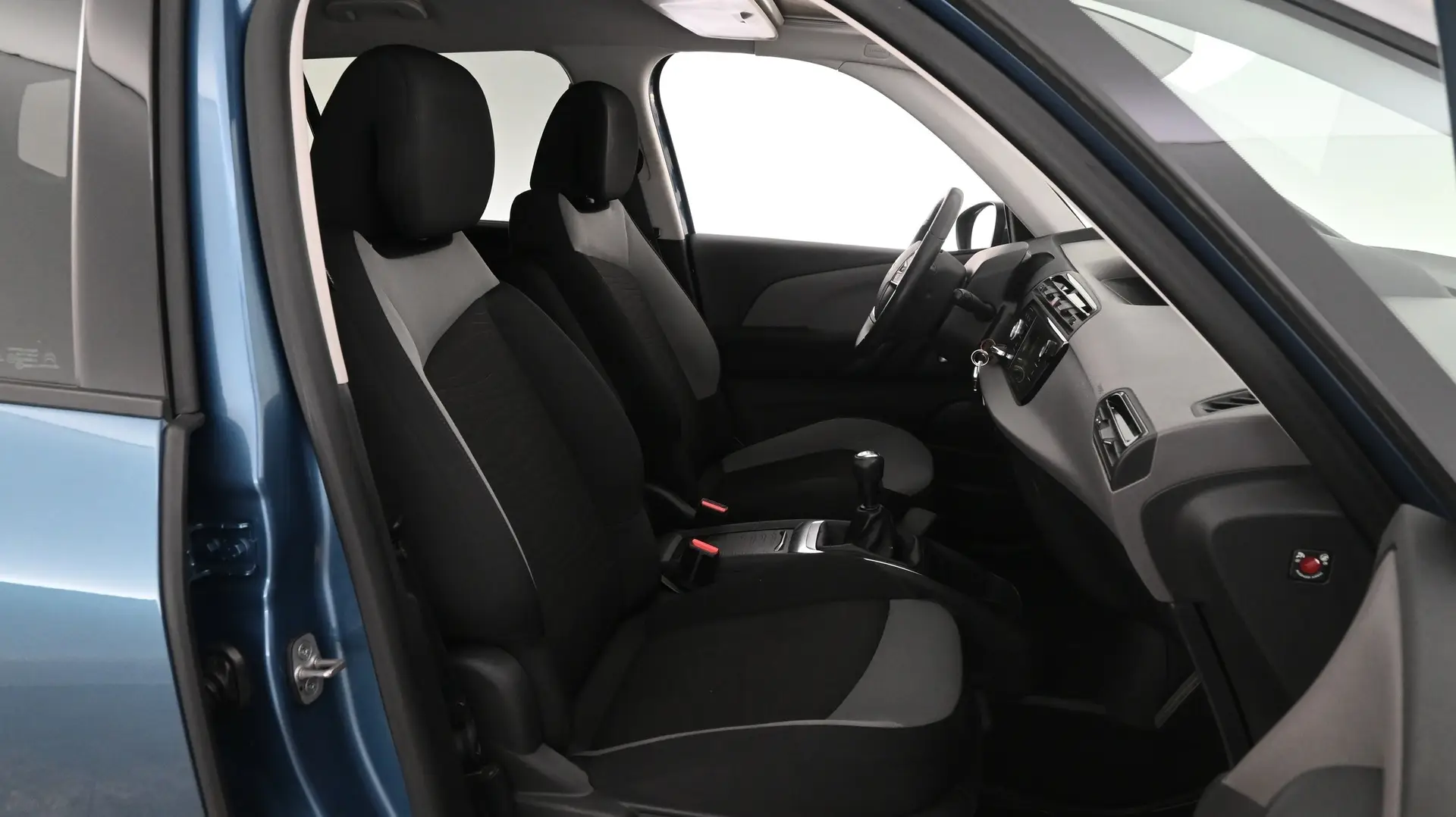 Car Image - 3fS07F8cFHowu1L16V4gPC