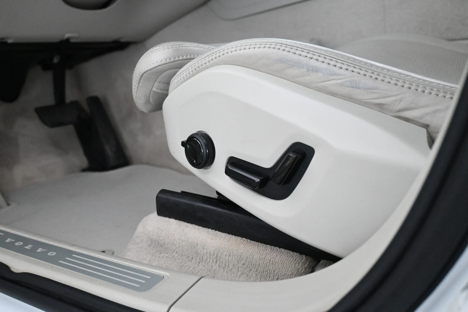 Car Image - 7dUVX9Xi1v8A9g6EoqnSZg