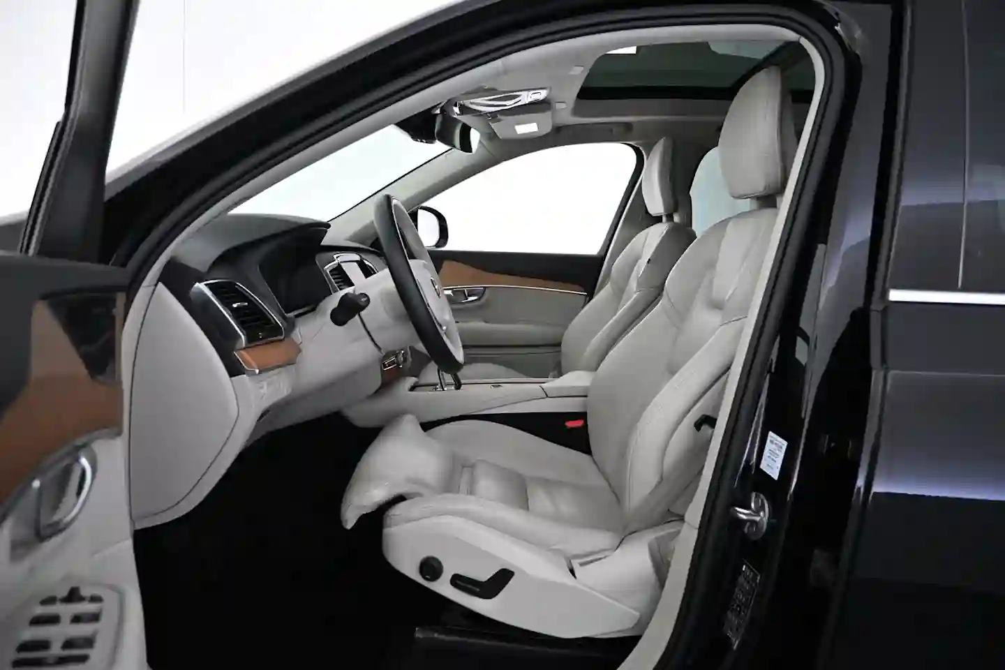Car Image - 5JlvR56cpBzM5cDSRKoZrt