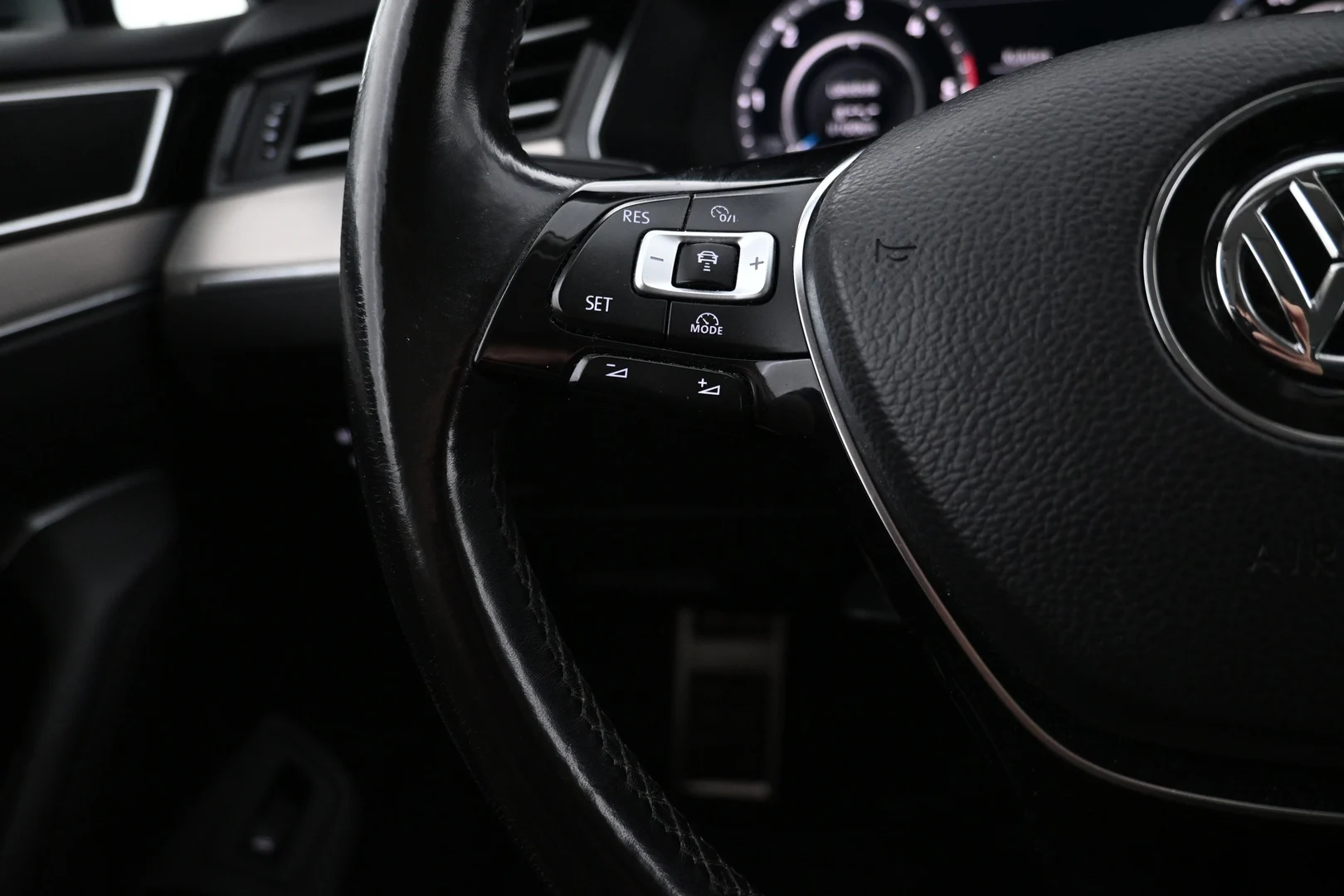 Car Image - 5ECp5sTZh1Y8qv6OeWvTre