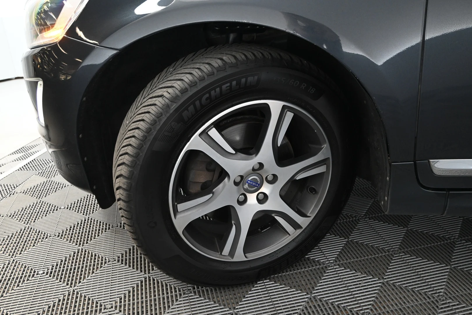 Car Image - 6xTPBLbjSDrELKyGszYPS3