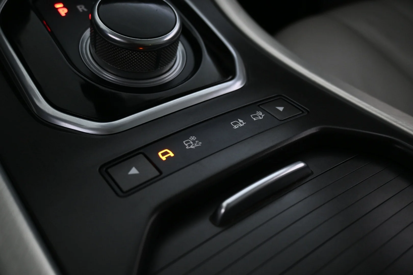 Car Image - 4cEieKhLDS3XJ6O6DmiMXu