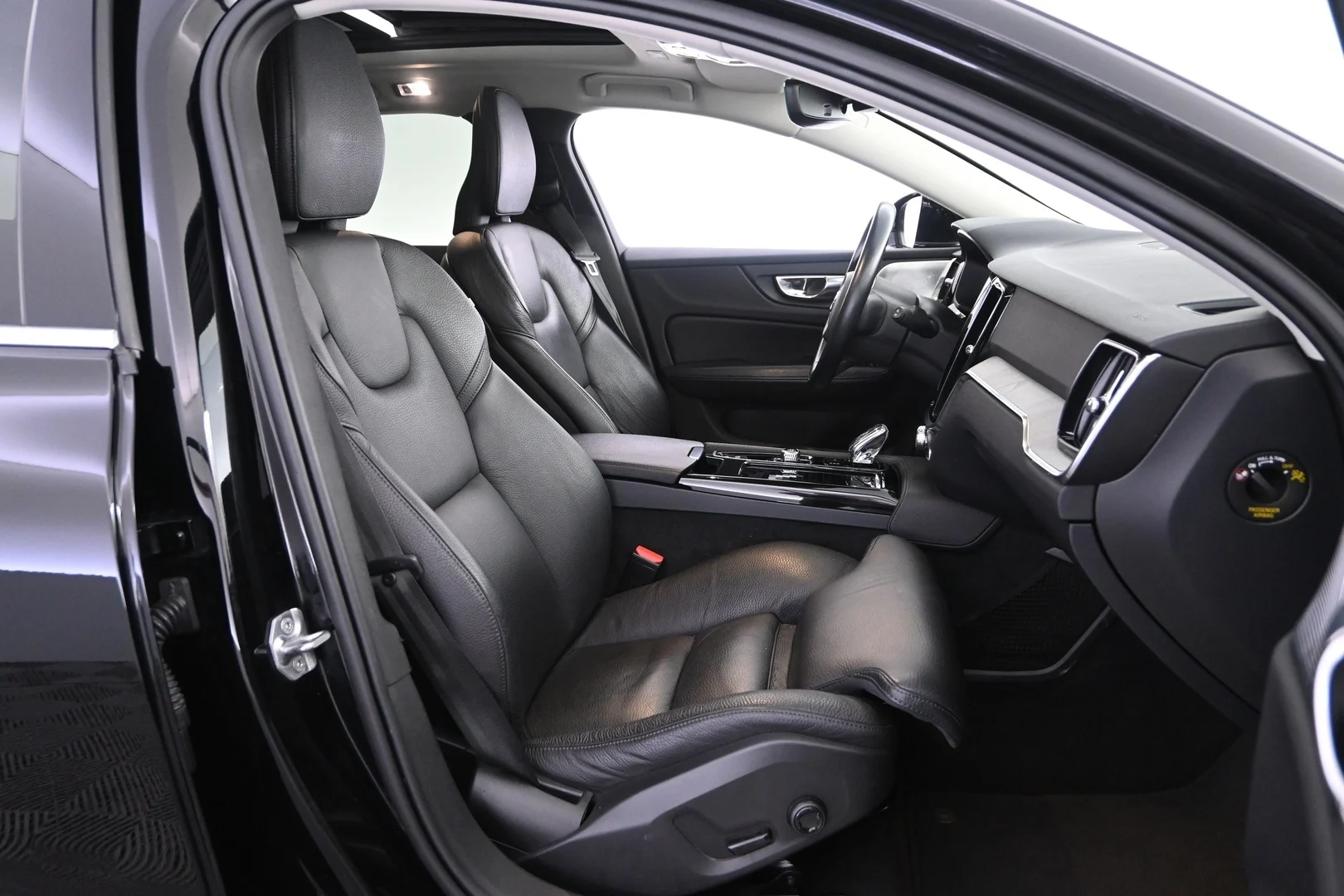 Car Image - 6UzsTQO5Jo6zKXXKIxr0fZ