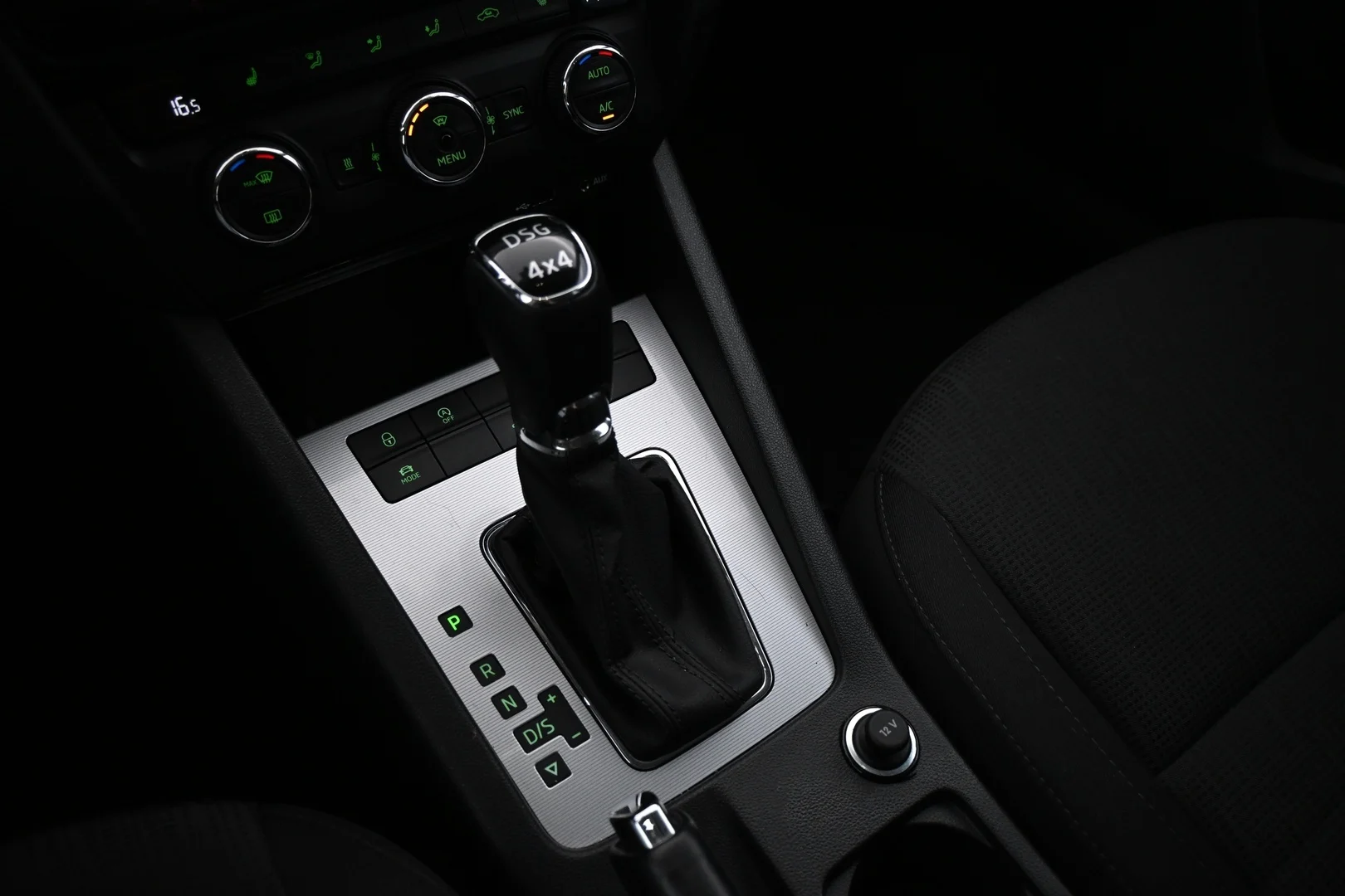 Car Image - 7L1sp9m9TnY8U71oJalGuT