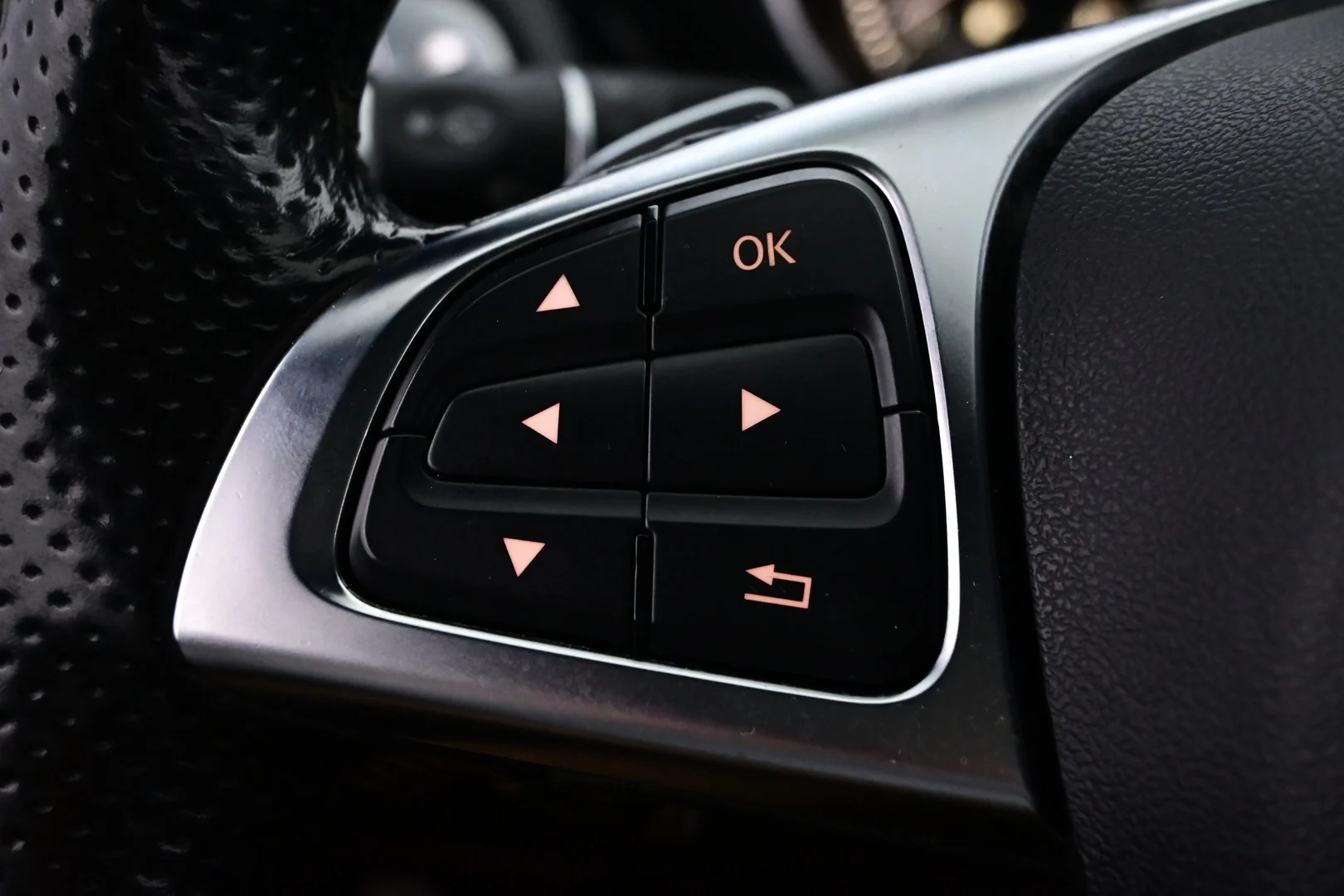 Car Image - 5kf1HhrL05B6zbieTvXmvt