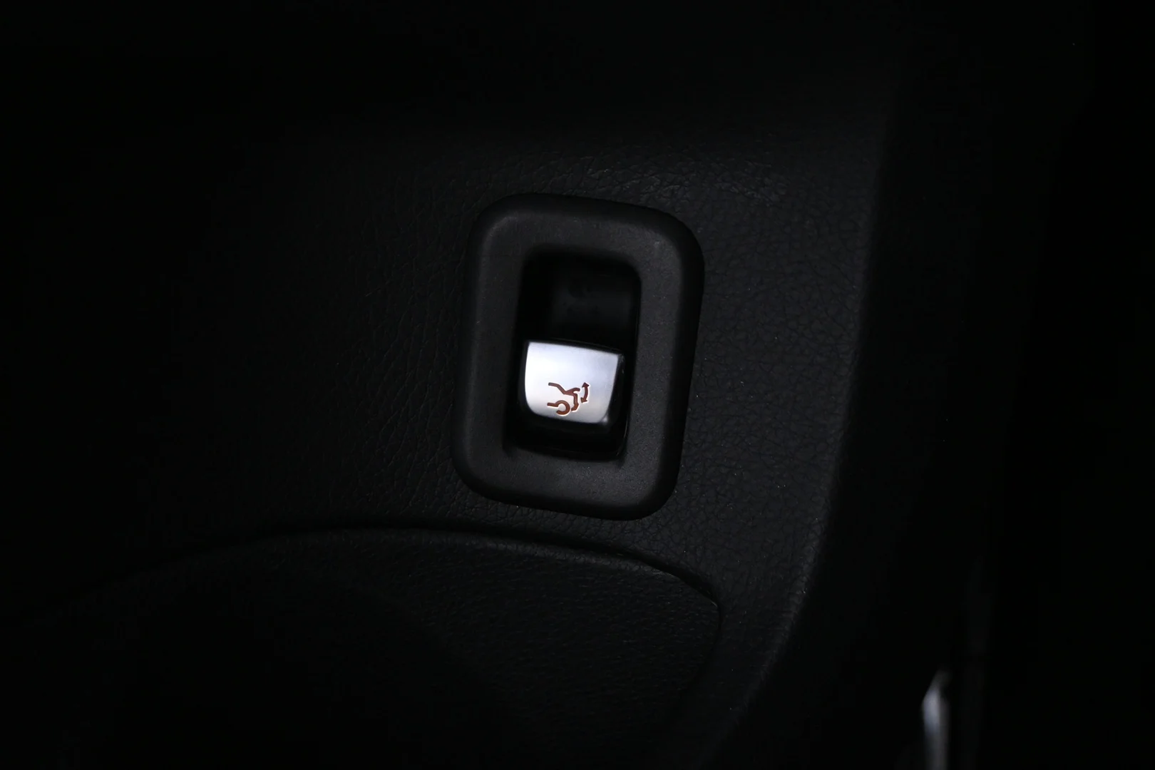 Car Image - 3ncit7Md3zDaRYO2VLOXhf