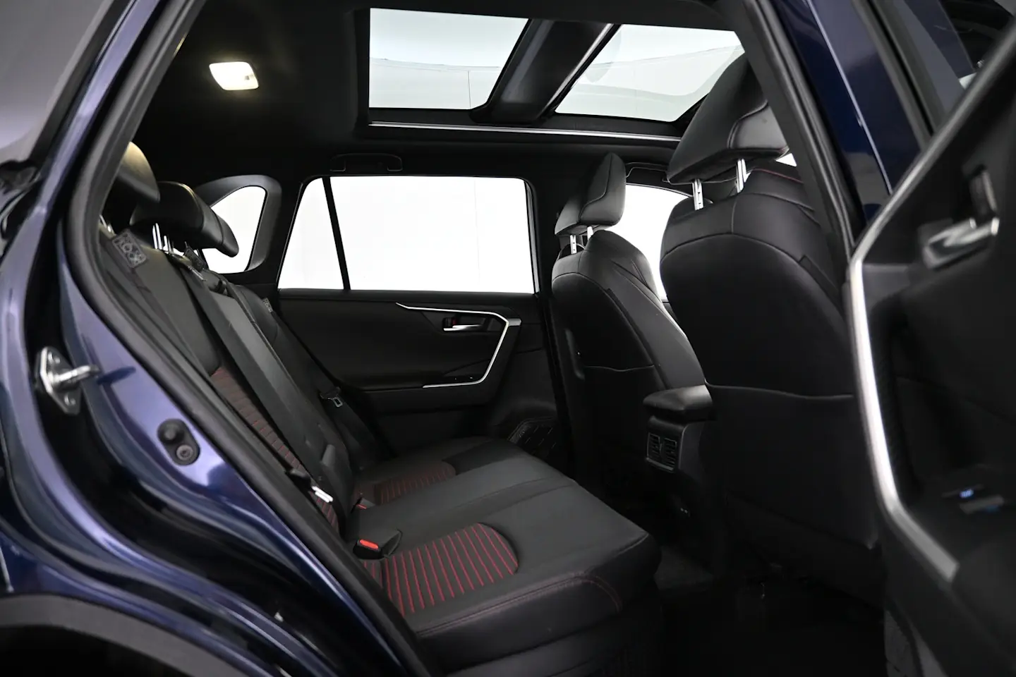 Car Image - 3EiiYGUp6XvJDncb9sjRMa