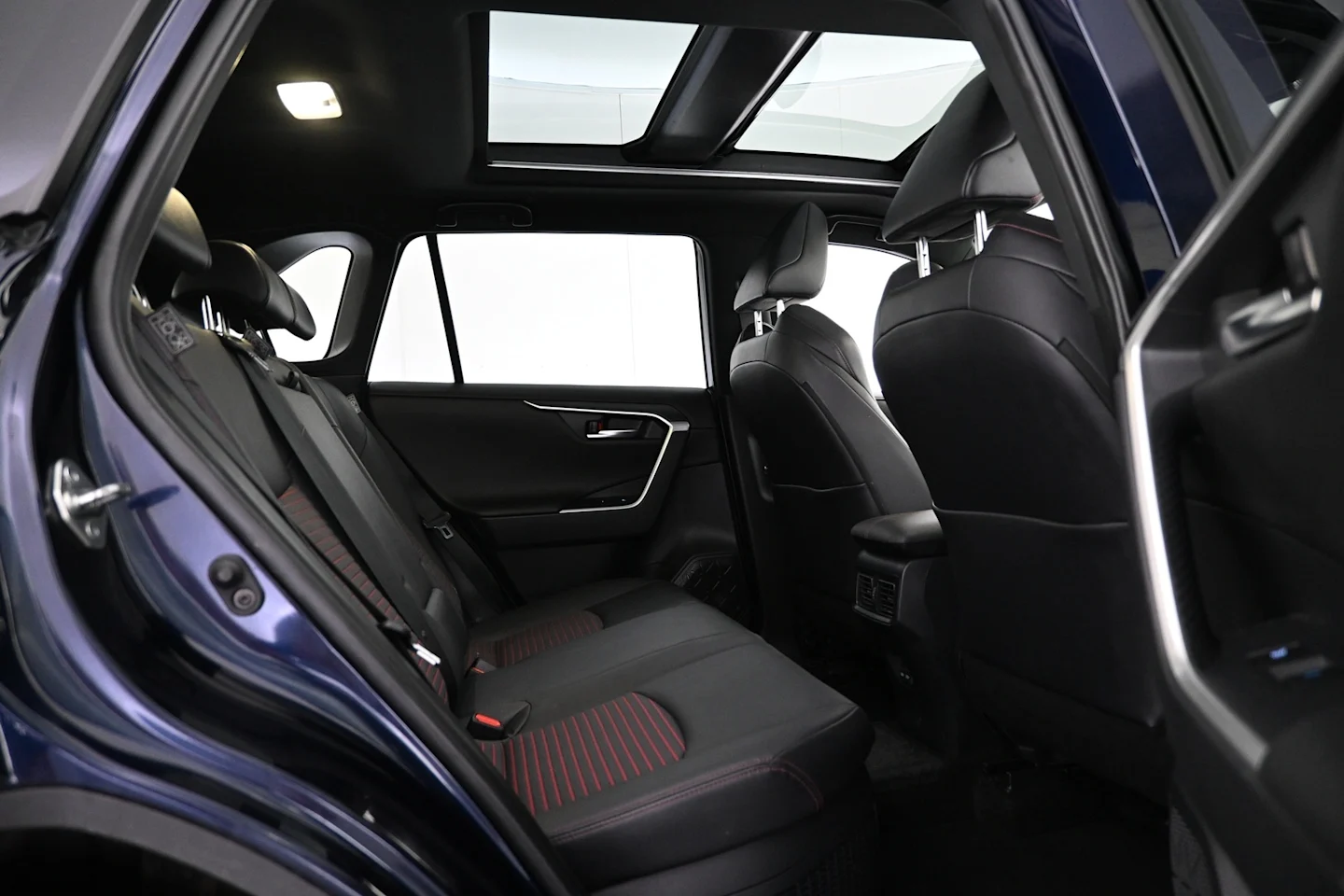 Car Image - 3EiiYGUp6XvJDncb9sjRMa