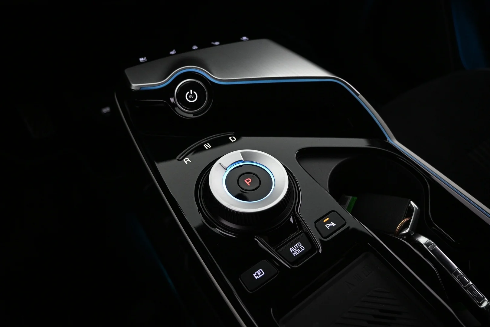 Car Image - 3JQWtrlmBI3xQQ3H2QFhEv