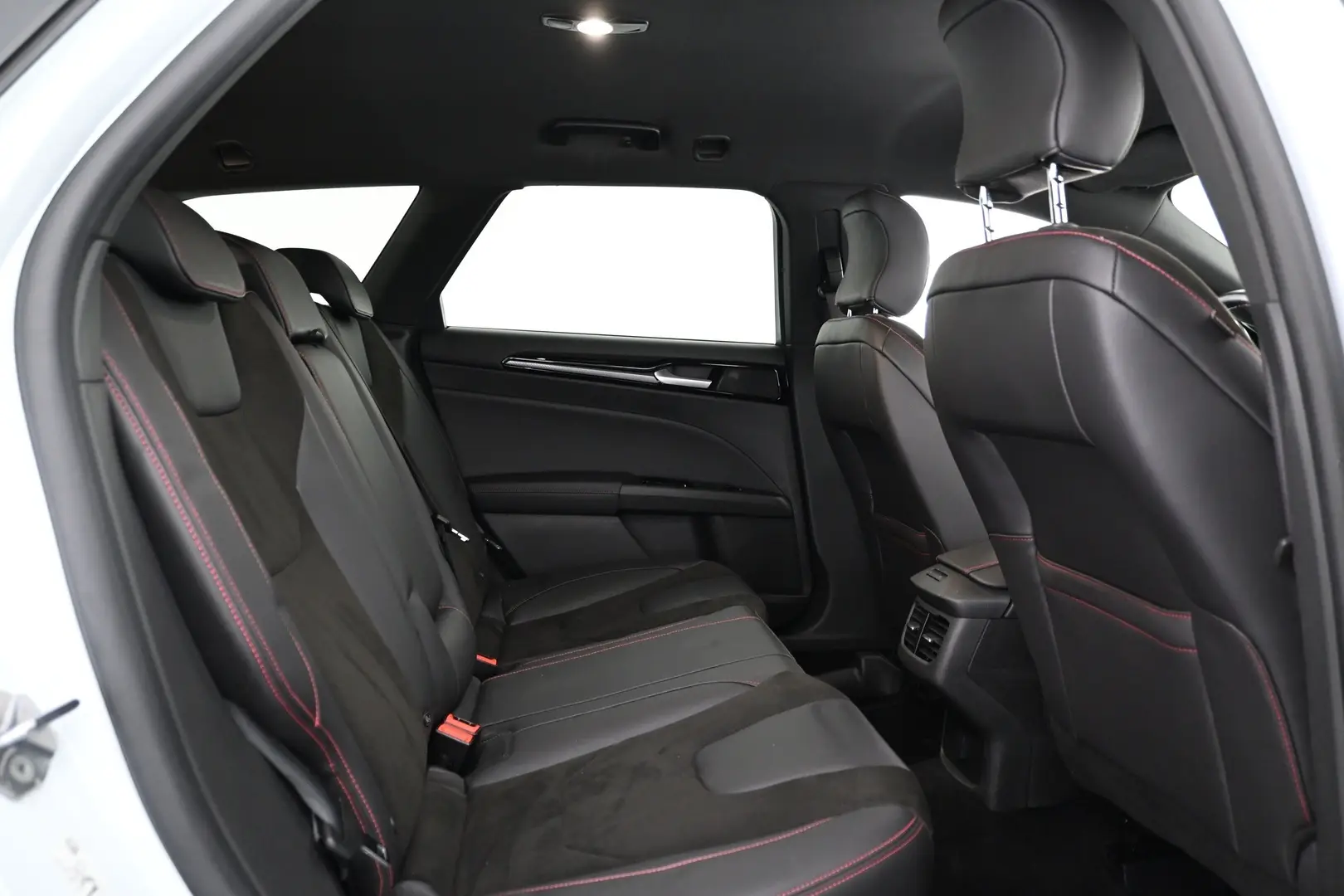 Car Image - 49o12kwdvmhAZfBPMptV7H