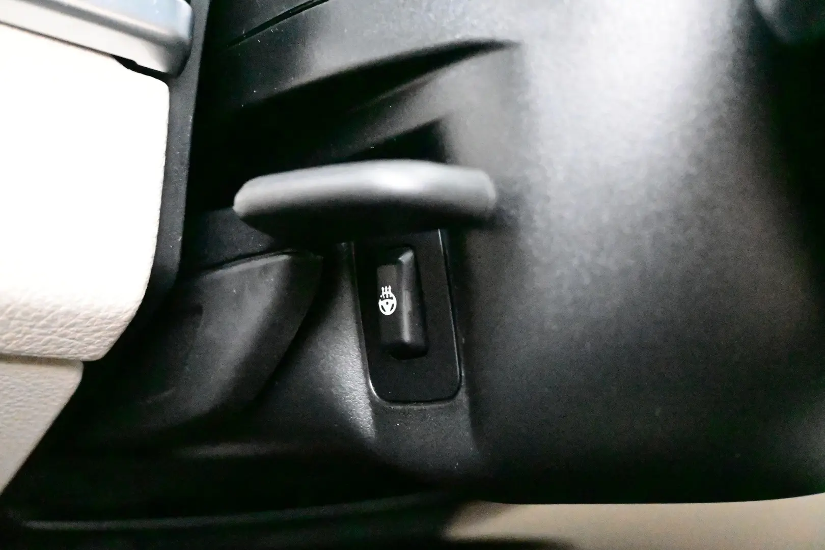 Car Image - 3PWFnGQ8r1iK4Rg4i2gtVL